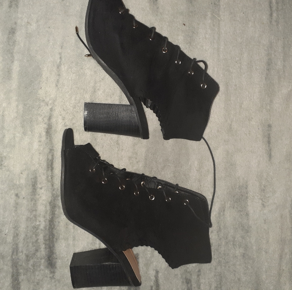 Womens shoes sz 9 nwot